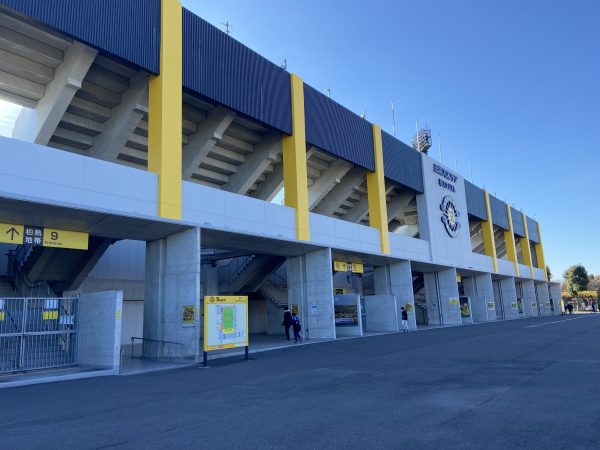 柏レイソルのホームスタジアム「三協フロンテア柏スタジアム」。通称”日立台”と呼ばれファンから愛されています。