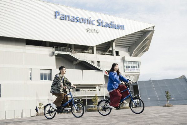 パナスタをバックに撮影。この自転車でスタジアムにぜひお越しください！