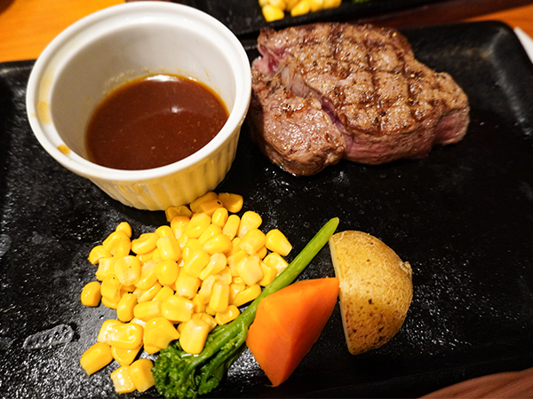 カジュアルにA5ランク和牛を食べれるステーキハウスMOMO(モウモウ)＠東台本町