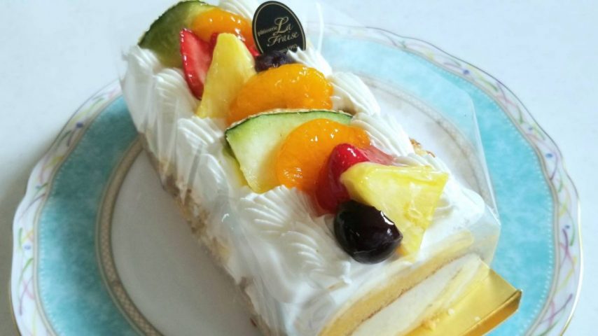 【吹田】『らふれーず江坂店』のフルーツたっぷりロールケーキがたまらない！