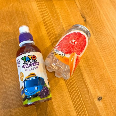 TAYOのジュースとグレープフルーツ炭酸ジュース