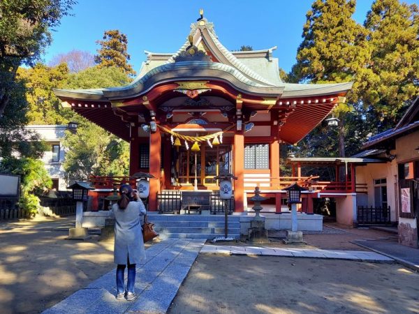 「諏訪神社」。柏村が成立した頃の創建ではないかといわれています。