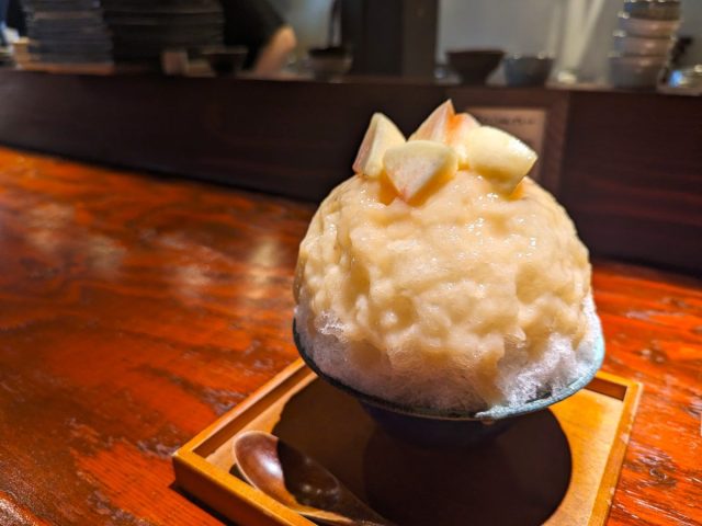 【茨木】古民家カフェ「omo cafe +c」の果肉たっぷり、ふわふわかき氷がうますぎる！暑い夏におすすめの一品