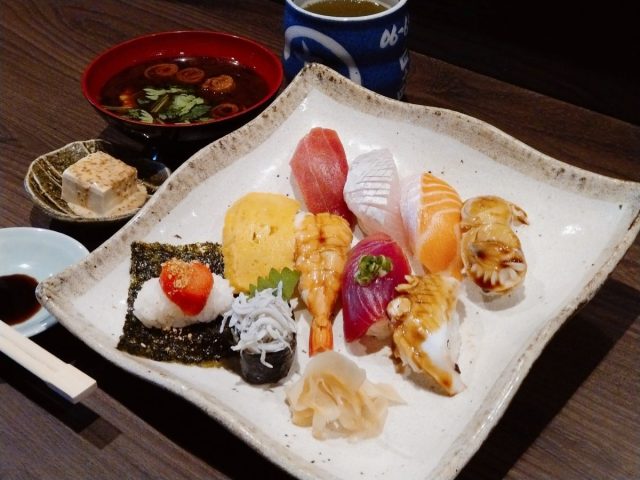 【豊中】庄内のちろりん村で激ウマのお寿司を食べて来た！「丸十寿司」