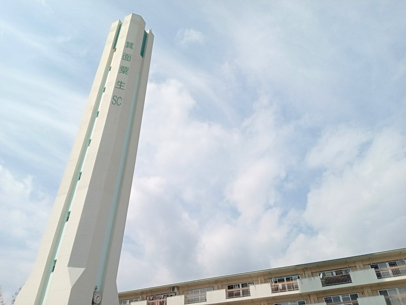 団地のシンボリックな高い給水塔。日本各地で減少しているとのことなので、ぜひ写真に収めておかなくては