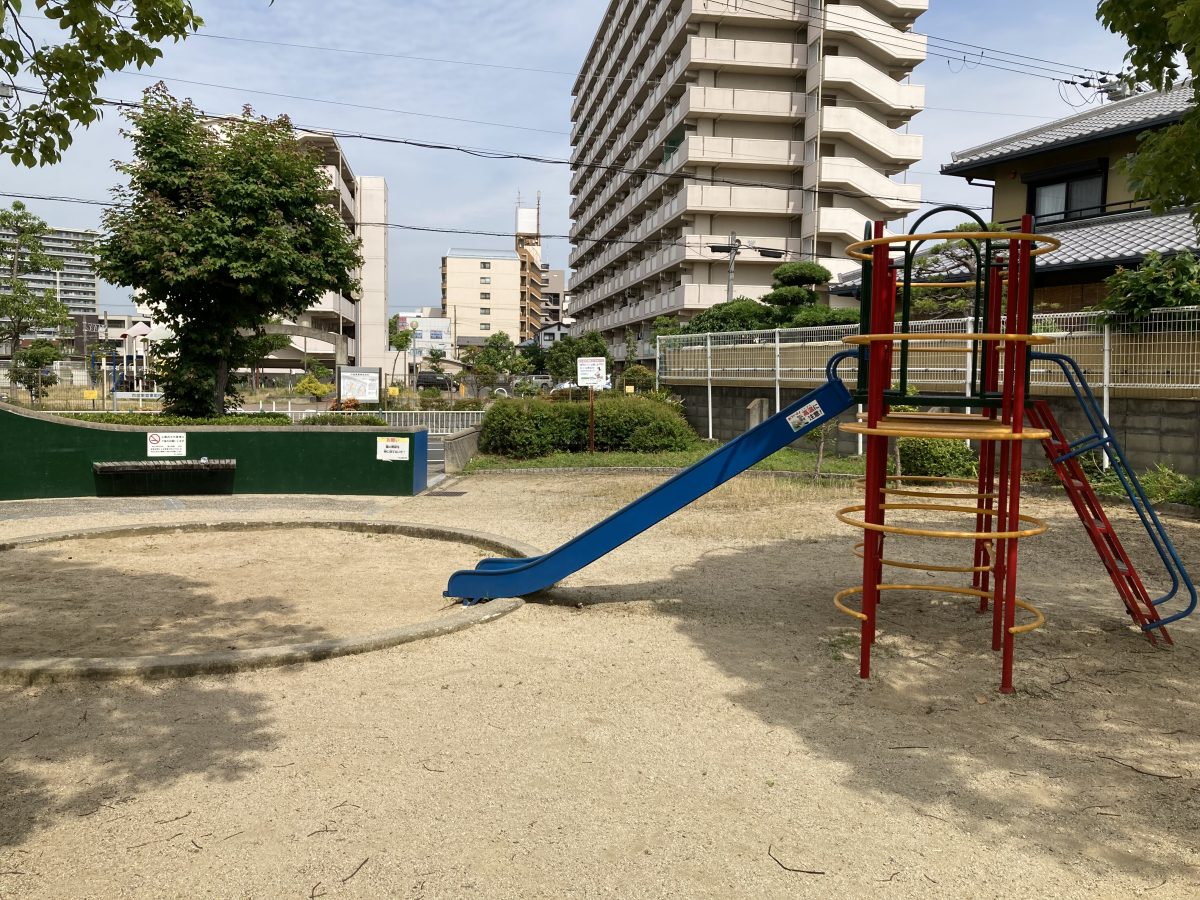 【堺市駅】山型のモニュメントが目印の東雲東公園