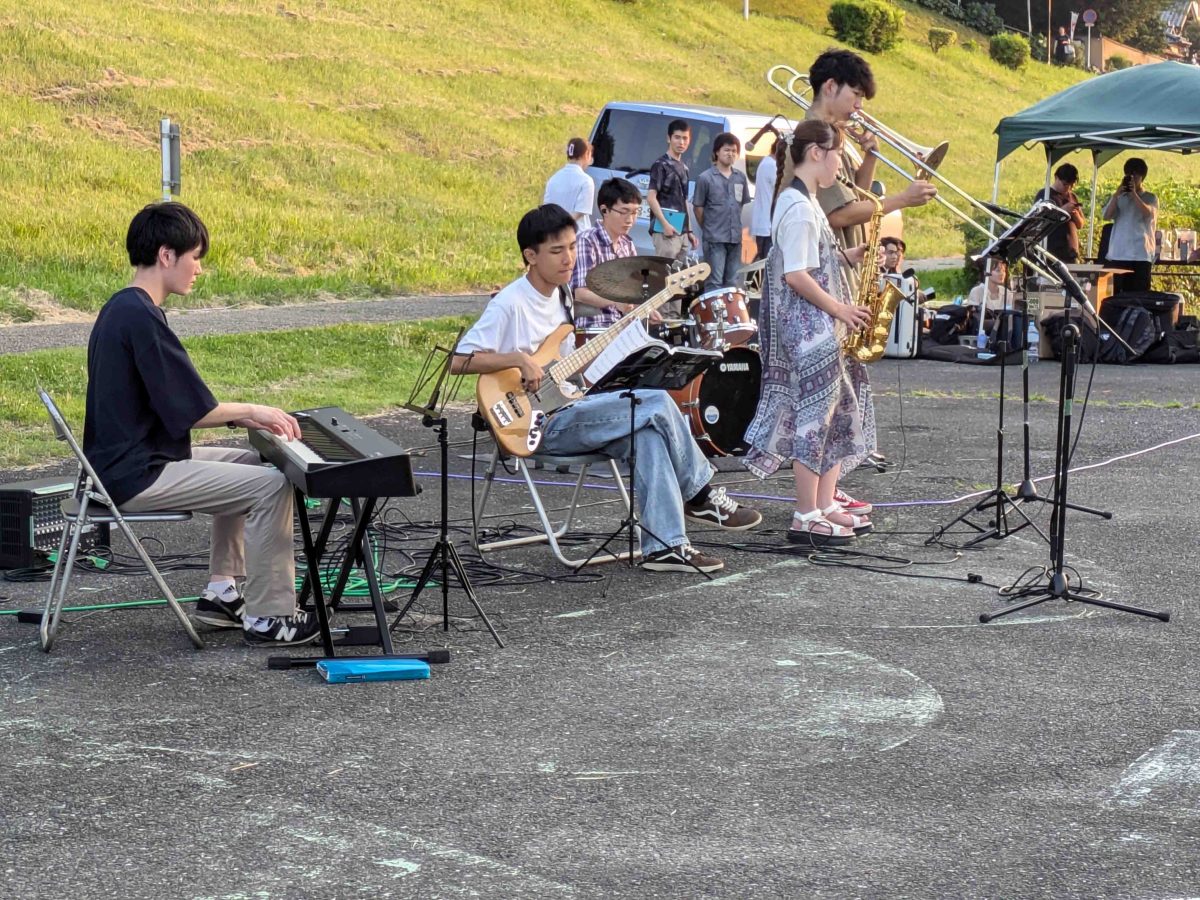 東京理科大の軽音楽ジャズ研究会のステージ