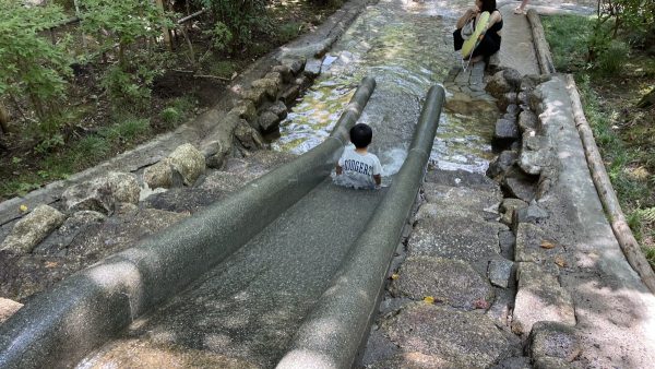 手賀の丘公園じゃぶじゃぶ池　滑り台