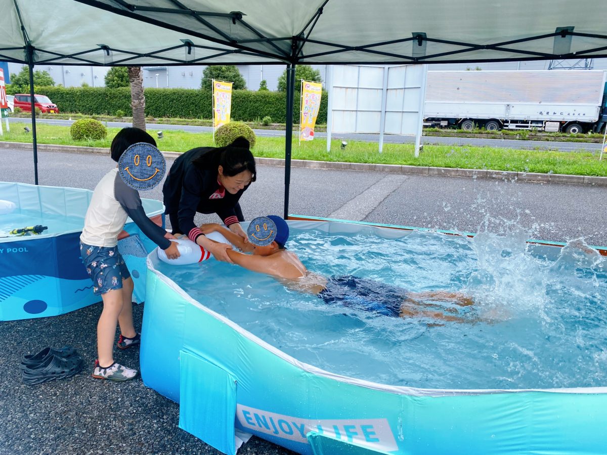 『TAKAKO先生』の教え方わかりやすい〜！泳ぎがメキメキ上達するお子さん！息子も興味津々に見学です