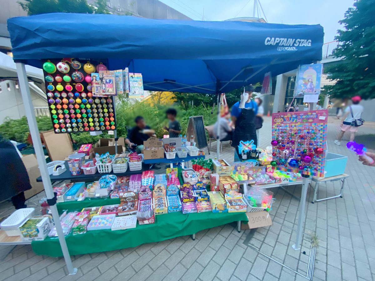 【クリザンテーム】懐かしの駄菓子屋さん⭐︎「これ好き！懐かしい〜」選ぶのも楽しい駄菓子は夢がある！！明るい明るい♪店主さんは会うたびに元気がもらえます^_^