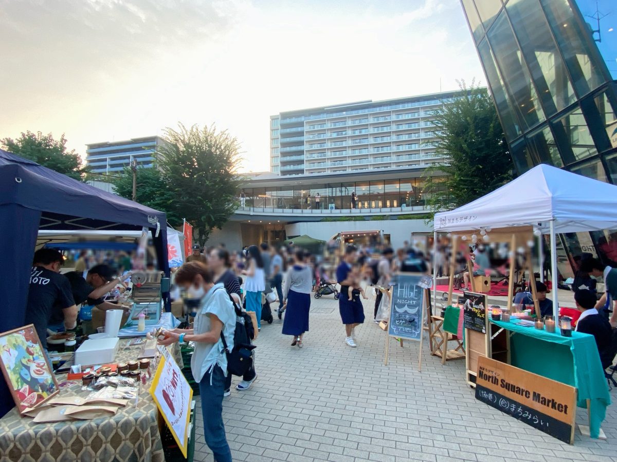 【NORTH SQUARE MARKET】会場をぐるっと囲むように人気店のブースがずらっと並びます〜冷たいメニューでひんやり⭐︎ナイトマーケットをお楽しみください〜