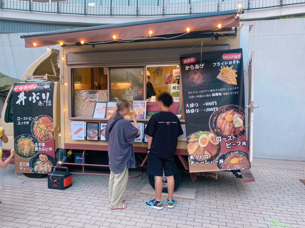 【どんぶり専門店丼ちゃん】初出店！！ボリューム感あるガッツリ食べられる丼は食欲がそそられる〜！飲む前にしっかり食べる！大人気でした♪