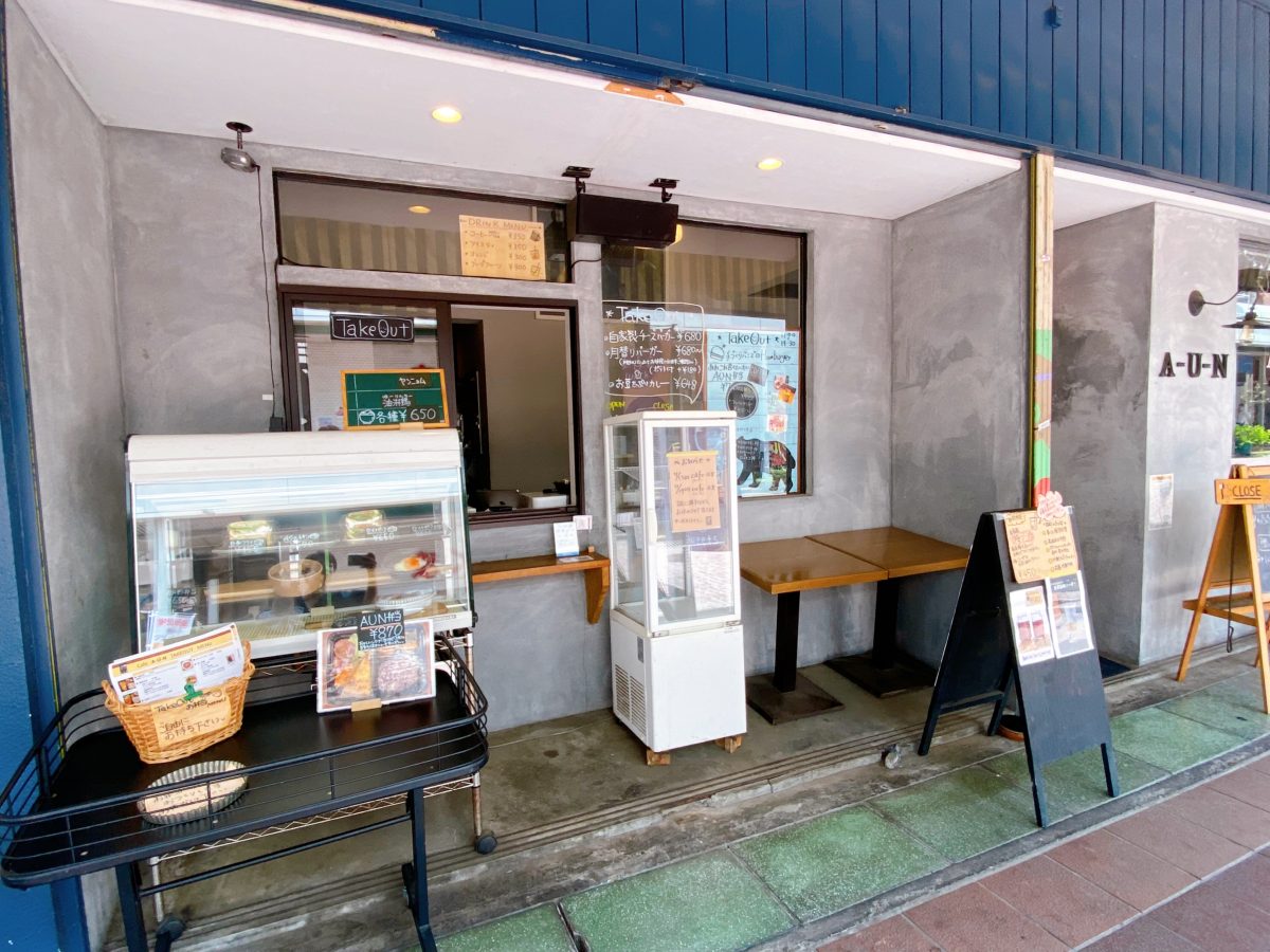 平日のランチタイム！店内は満席でした^_^ テイクアウトも充実していて美味しい手作りご飯がお家でも楽しめるのも嬉しい〜