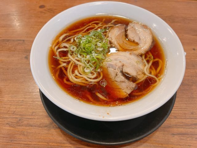 【吹田市】人気店のラーメンが一度に味わえる！「ラーメンスタンド大阪1号店」