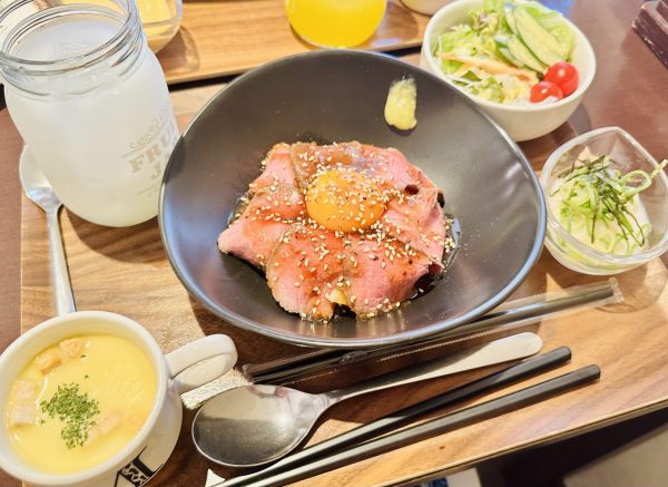 ローストビーフ丼