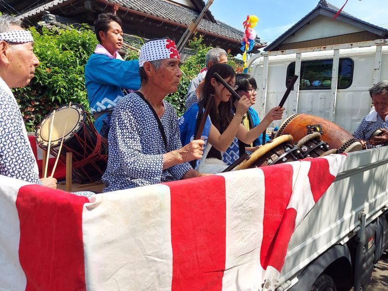 篠原さんの引き締まった表情が印象的です。