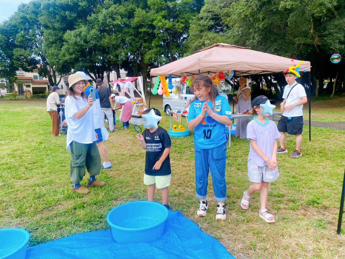 完成した泡玉アイテムでシャボン玉を飛ばす〜