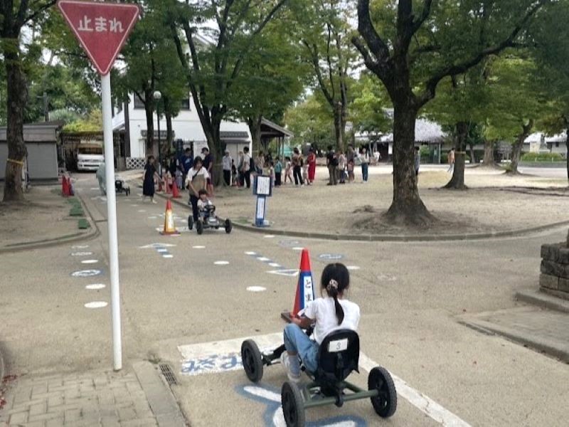 止まれの標識でしっかり確認