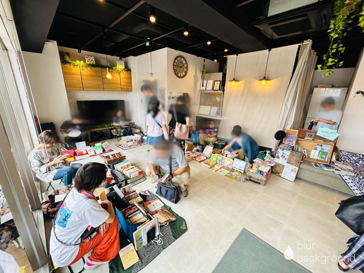 前回の開催では、一日店主さんの個性的で自由なお店が展開され、本を通じてたくさんの交流が生まれました