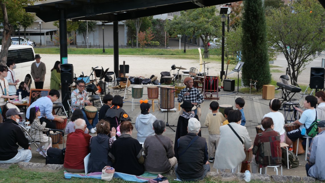 昨年度のフリンジイベントの様子です。（オープンマイクパークSP〜秋のドンドコ祭り〜/野田中央公園）