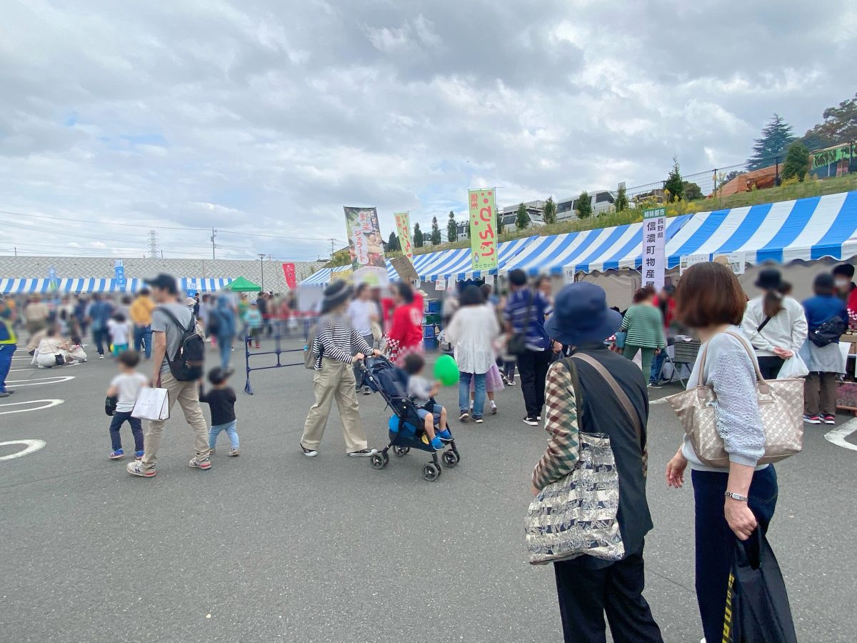 姉妹都市物産展の様子