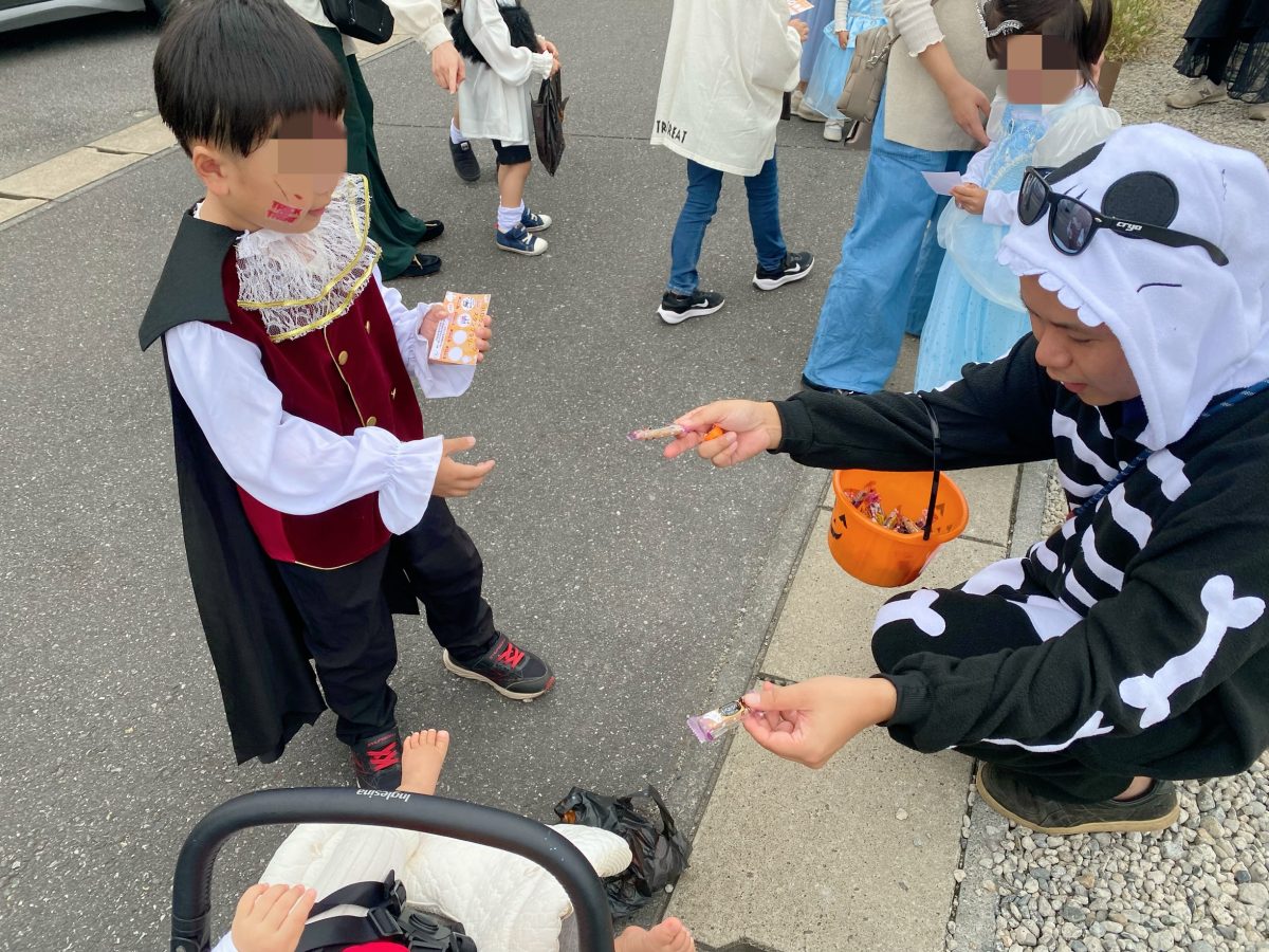 ウォーキング中にも『Trick or Treat』でお菓子が貰えたよ〜