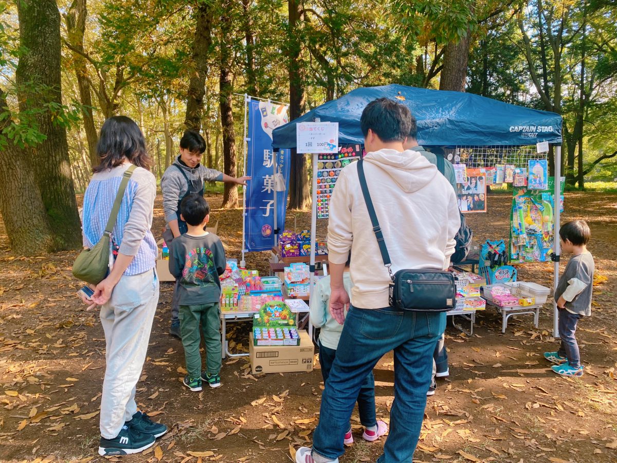 【花屋クリザンテーム】懐かしの駄菓子屋〜大人から子どもまで選ぶところから楽しい駄菓子は親子でお買い物を楽しめました