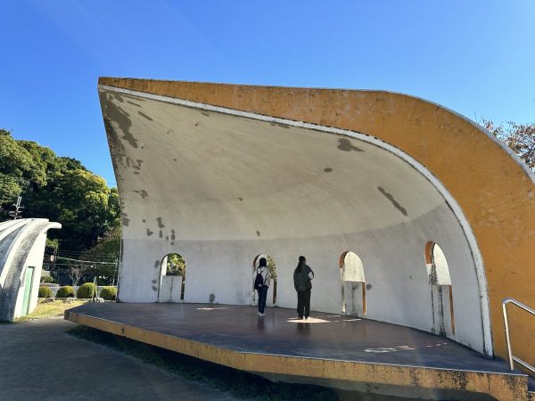 五月山公園広場ステージ