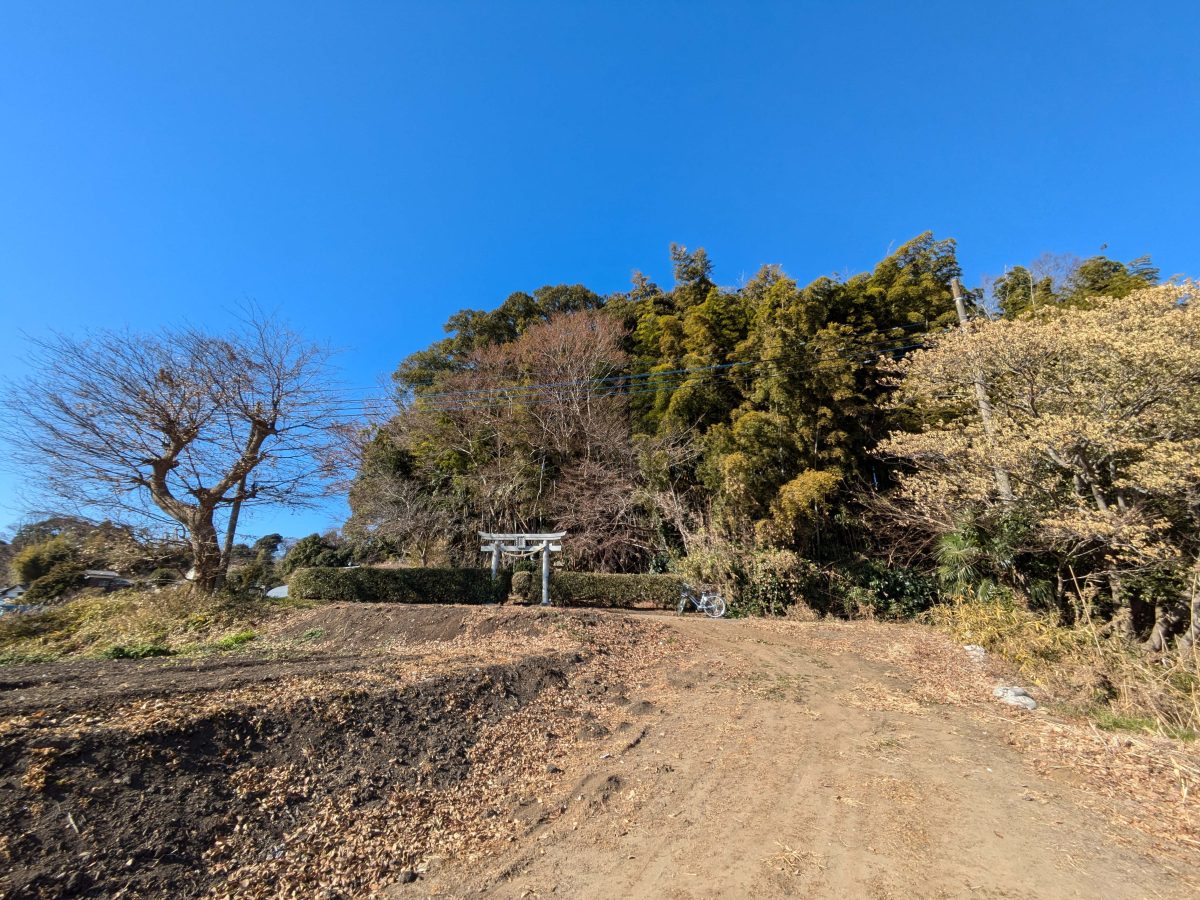 鳥居のあるところが弁財天宮