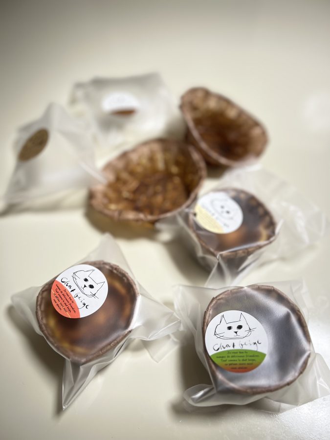 種類豊富！プレーン、抹茶、抹茶つぶあん、チョコレート、リンゴ、ハニー、シナモンなどがありました。この日は５個買って２個ペロリ💕（ホントは全部食べたかったんだけど、明日のおやつがなくなるので笑）