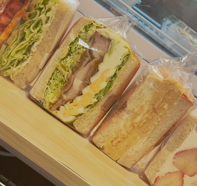 サンドイッチやパン、シフォンケーキなどのお店”アポポ”さん