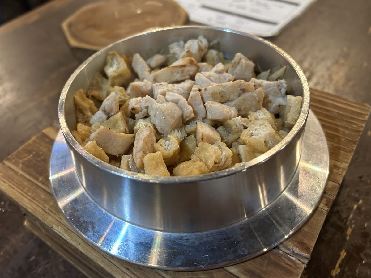 とり釜飯　具だくさんすぎる～と思わず言っちゃうボリューム　オーナーさんの押し　いいお味です！