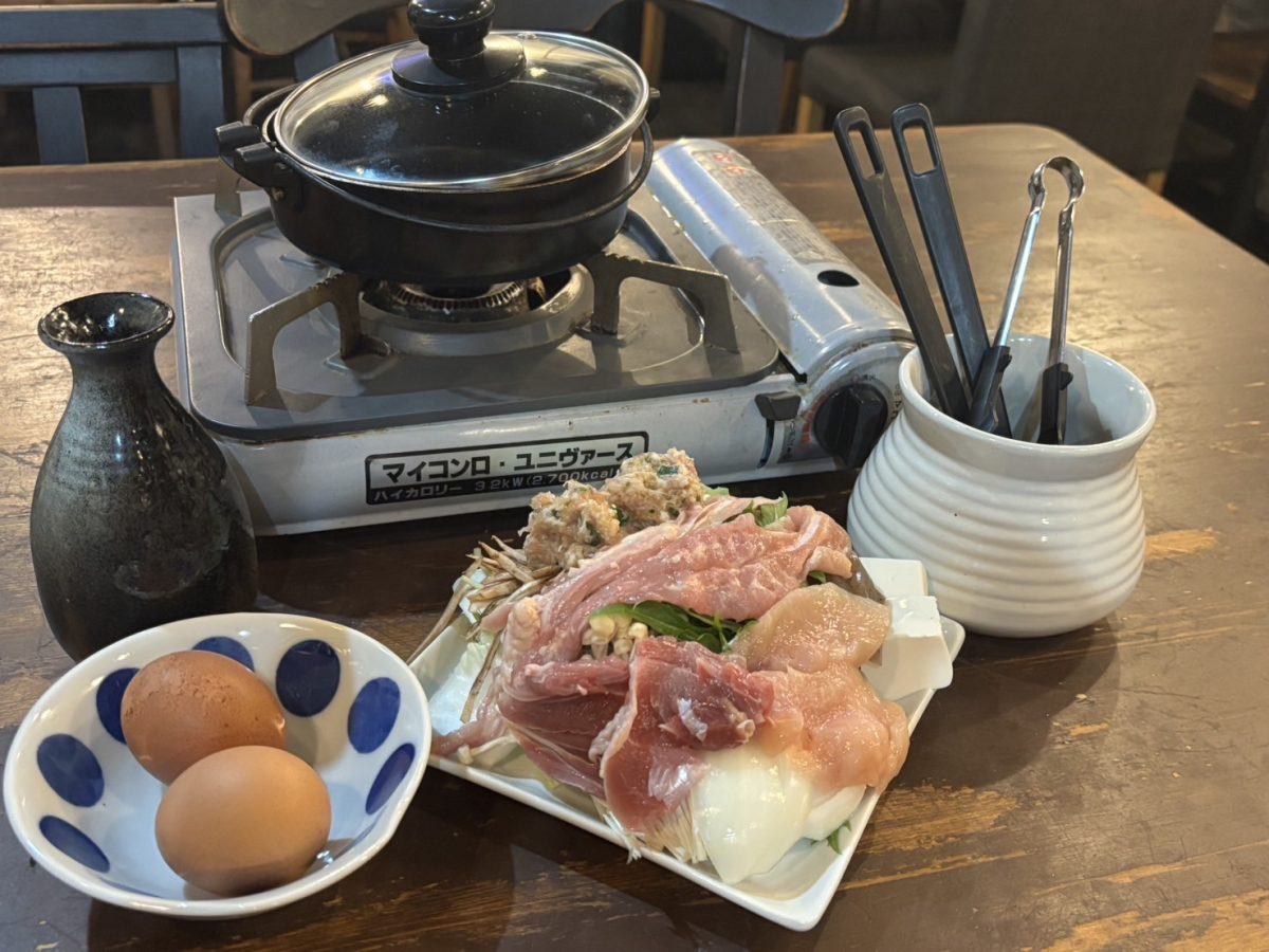 鳥すき焼き　家族やグループで　ビールも進む　どれを食べても　ハズレなし