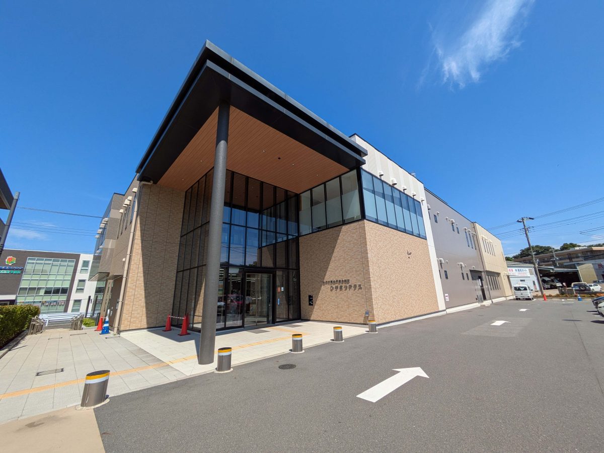 建物の入口を入ったところに謎が設置されています。
