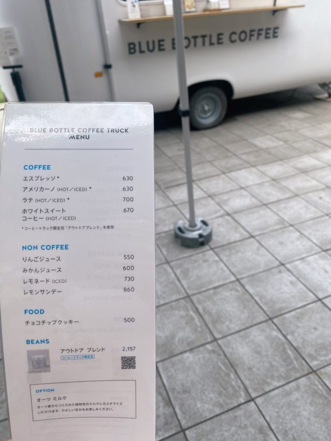 並びながらメニューをチェック♩どれにしようか迷う時間も楽しい！