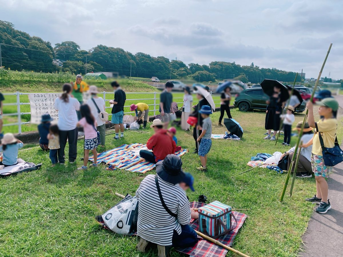 朝8時台といえど、なかなかの暑さ！ そんな中でも子どもたちは元気いっぱい(^^) さぁ、今日も一日よろしくね！みんなで　「はじまりの会」スタート！