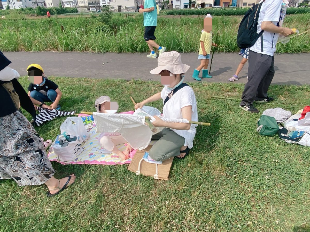 「このお洋服、似合うかな？」 わくわくしながら自分たちのかかしをカタチにしていく第一歩