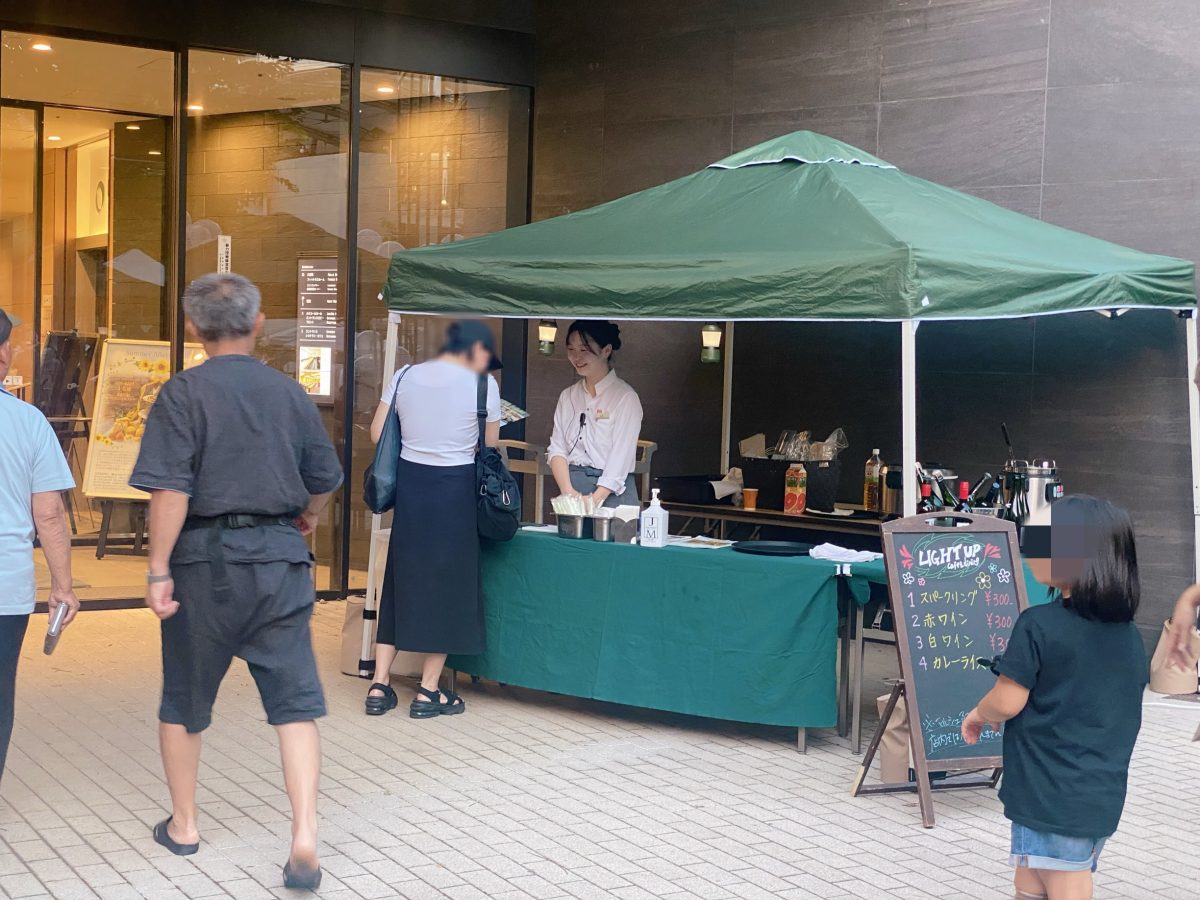 【LIGHT UP café & dining】駅前の人気店がマーケットに！