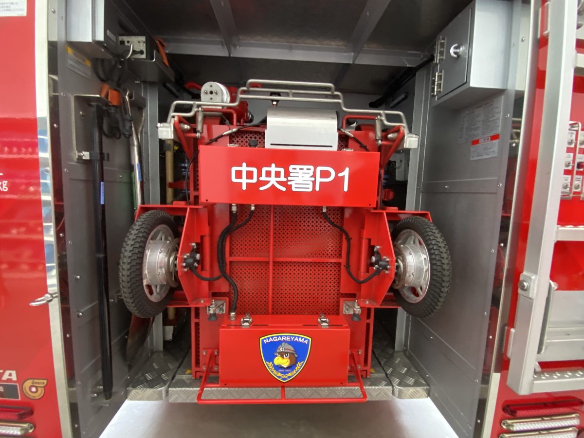 ホースカーって知ってる？ 火災現場に大量のホースを届ける専門の車！ 見た目はシンプルだけど、消防活動を支える縁の下の力持ち◎