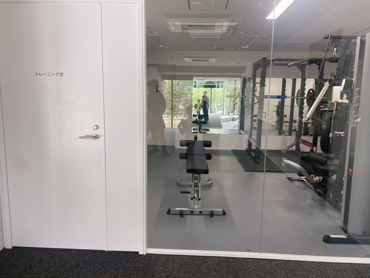 勤務時間外に自主トレーニング！かっこよすぎます…