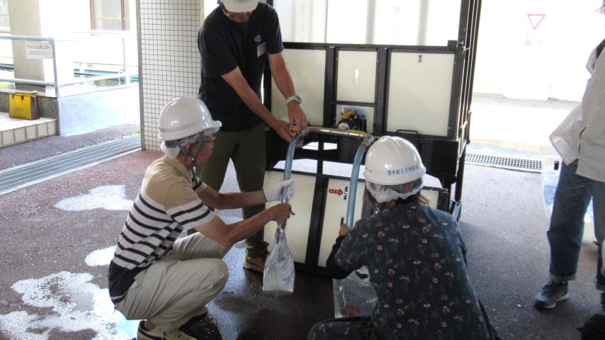 【豊中市】災害に備えて、仮設給水タンクの組み立てと応急給水訓練！