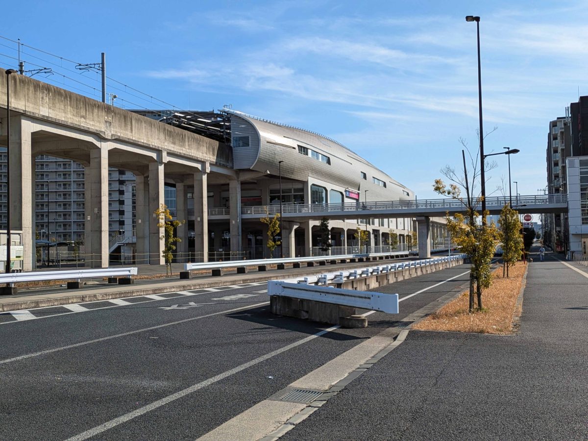 近未来をイメージさせる柏たなか駅
