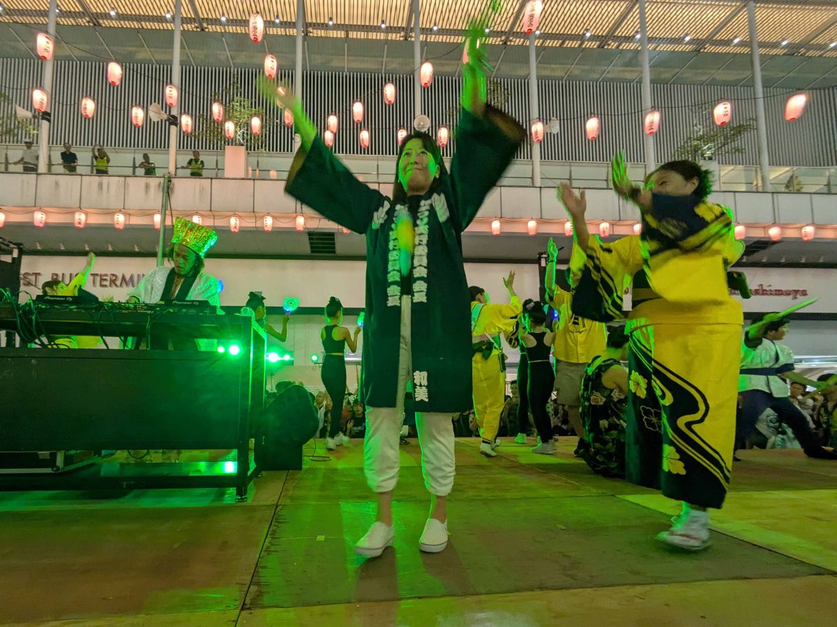 シン☆柏おどりを踊る柏市長の太田さん