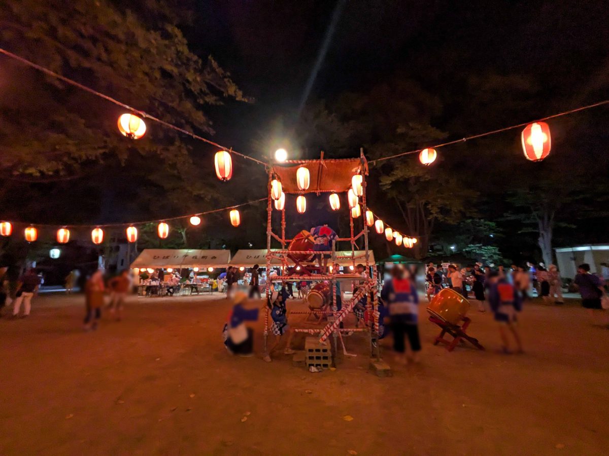 ひばりが丘の盆踊り会場、日立台公園の櫓