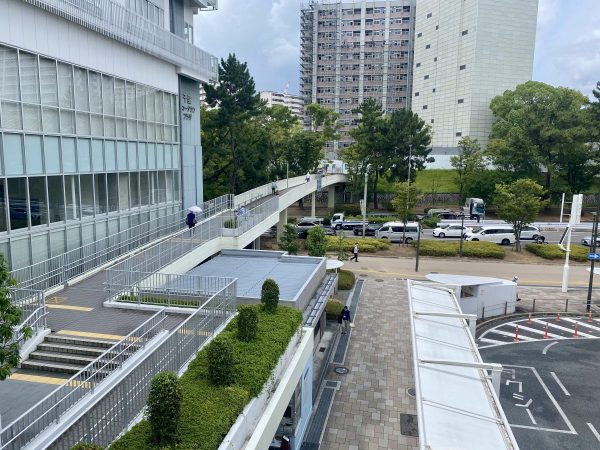 ニュータウンプラザとロータリー
