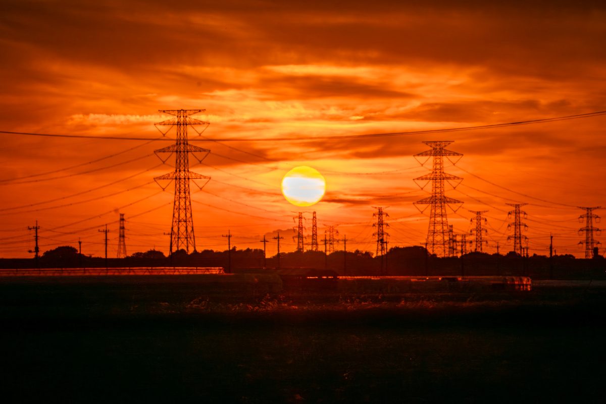 【柏市】ジモトの風景 〜鉄塔の群れと夕日〜