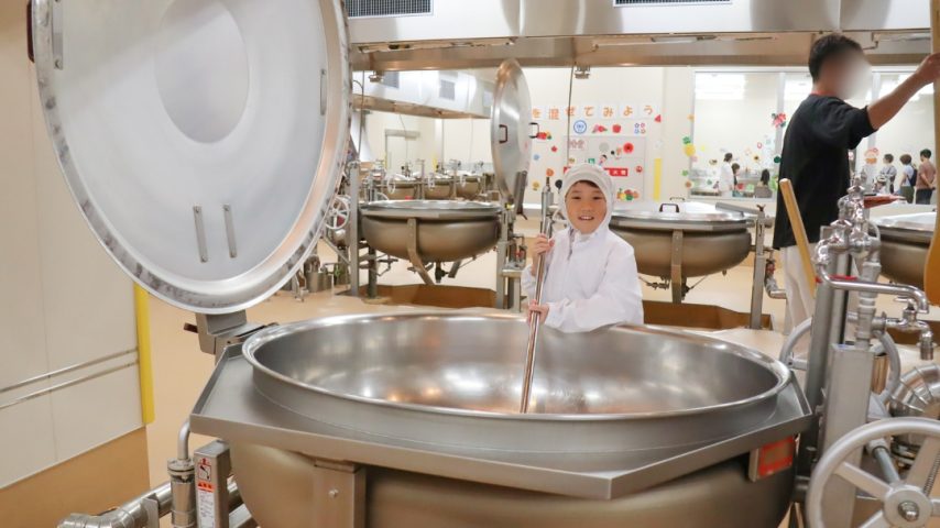【豊中市】給食の裏側ぜんぶ体験！-20度の冷凍庫＆巨大釜をまぜまぜ、親子で大興奮