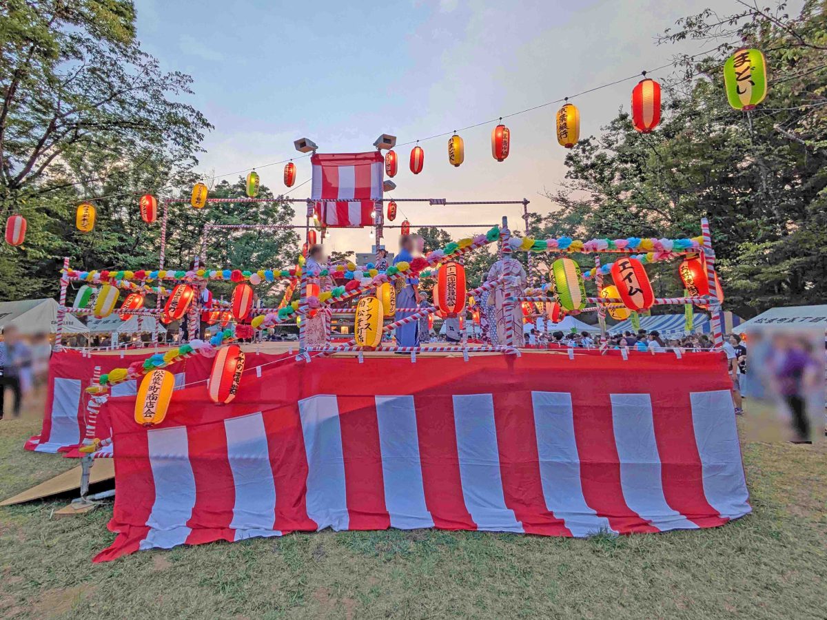 盆踊り会場の櫓