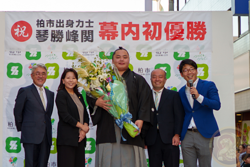 【柏市】琴勝峰関 優勝祝賀パレード。柏駅東口に12,000人が集結