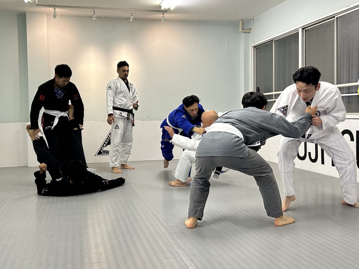 技を習って　皆さん　練習しています　迫力満点で　見入ってしまう～